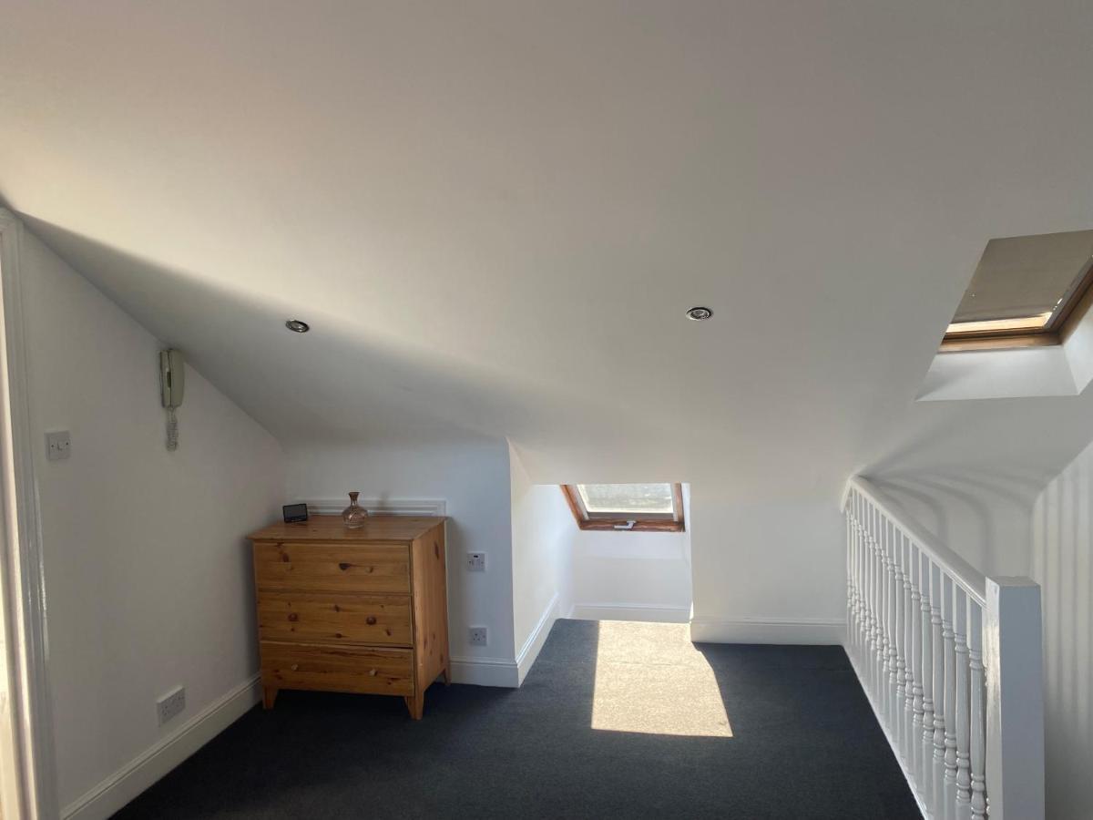 Studio Flat Hatch End Exterior foto